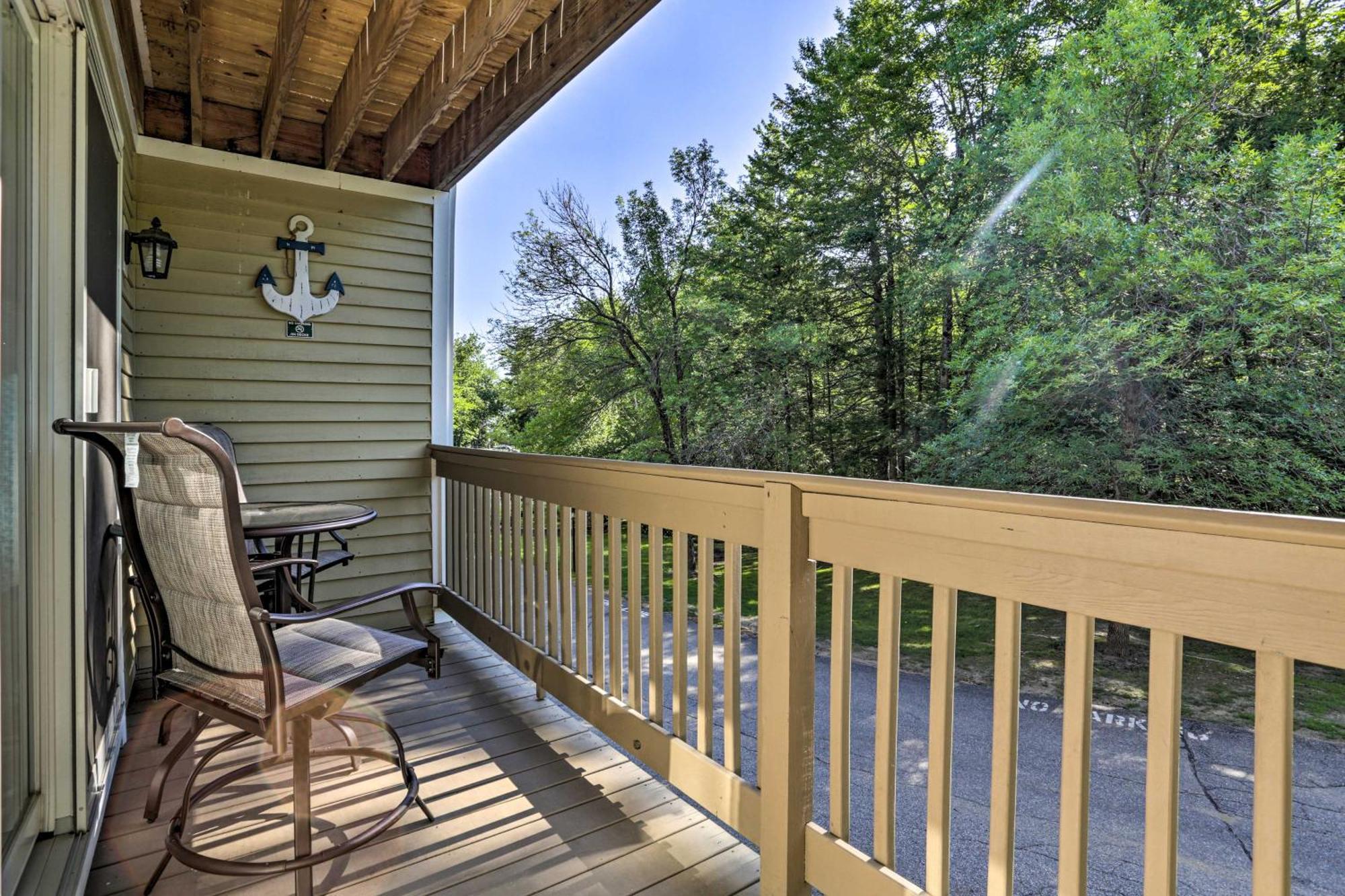 Lake Getaway Walk Across Street To Private Beach! Gilford Exteriör bild